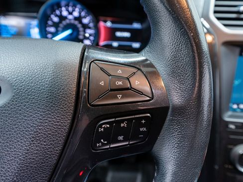 Used 2019 Ford Explorer XLT w/ Equipment Group 202A image 25