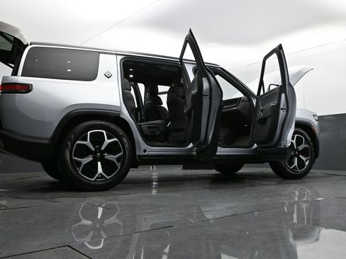 Used 2023 Rivian R1S Adventure image 38