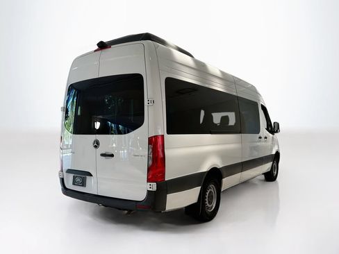 Used 2025 Mercedes-Benz Sprinter 2500 image 5