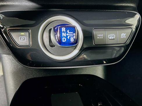 Used 2021 Toyota Prius Prime XLE image 17