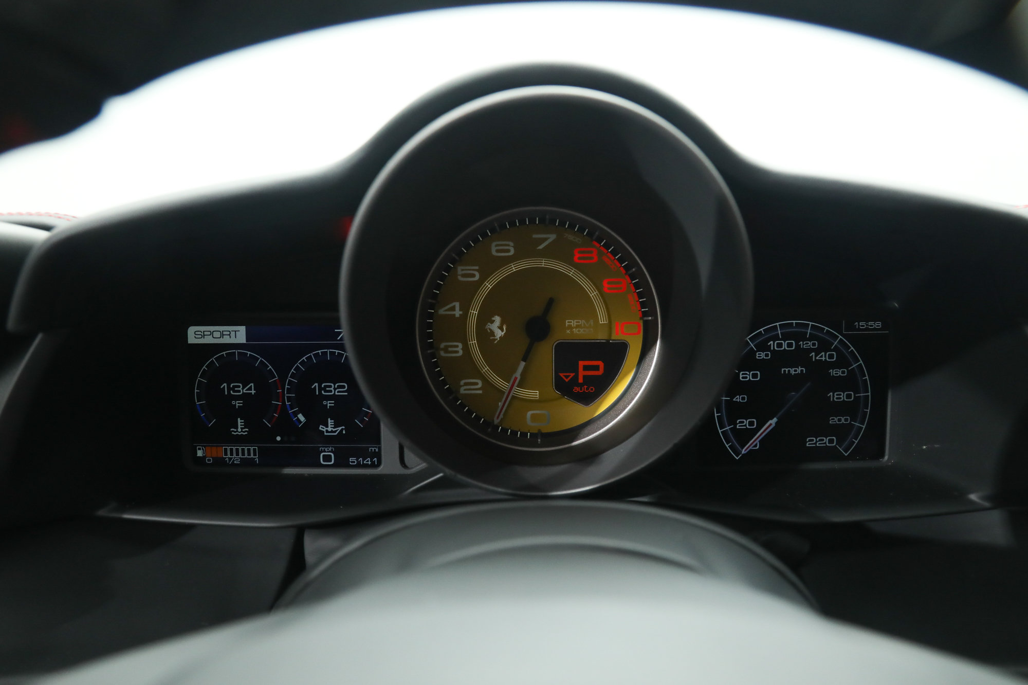 Used 2018 Ferrari 488 GTB RWD image 25