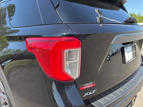Used 2023 Ford Explorer XLT w/ Equipment Group 202A AWD/4WD image 14