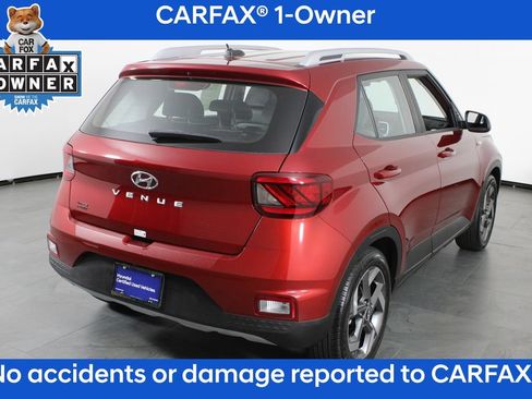 Certified 2024 Hyundai Venue Limited FWD image 5