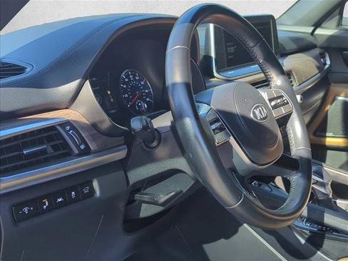 Used 2021 Kia Telluride SX w/ Towing Package image 9
