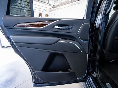 Used 2022 Cadillac Escalade Premium Luxury image 51