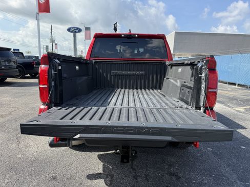 Used 2025 Toyota Tacoma TRD Off-Road w/ TRD Off Road Premium Package AWD/4WD image 5