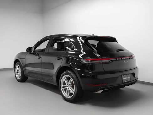 Certified 2021 Porsche Macan AWD/4WD image 3