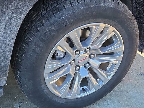 Certified 2023 GMC Yukon XL Denali image 12