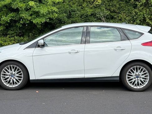 Used 2012 Ford Focus SEL FWD image 4