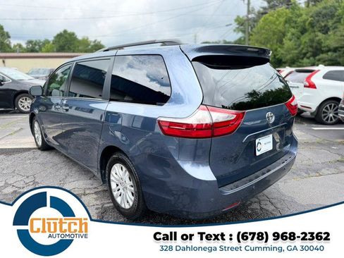 Used 2017 Toyota Sienna XLE w/ XLE Navigation Package FWD image 7