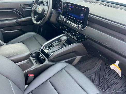 Used 2024 Chevrolet Colorado W/T RWD image 12