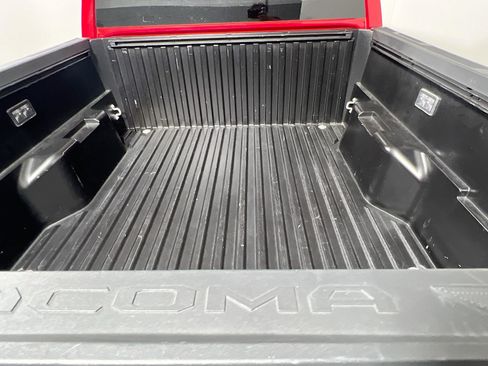 Used 2025 Toyota Tacoma SR5 image 34