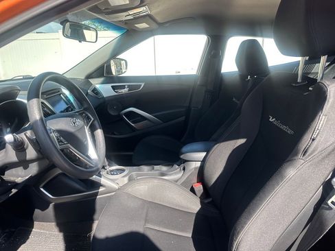 Used 2015 Hyundai Veloster FWD image 7