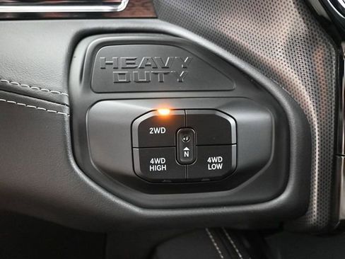Used 2025 RAM 3500 Limited AWD/4WD image 29