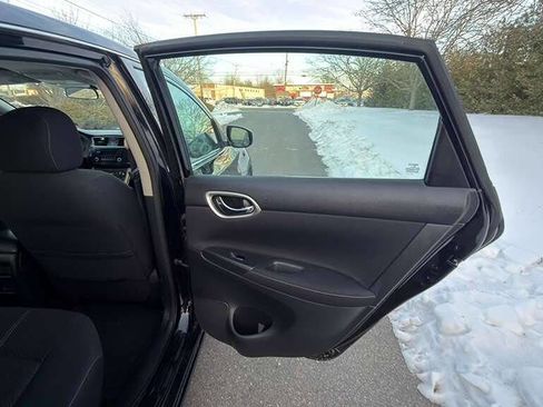Used 2015 Nissan Sentra S image 23
