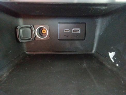 Used 2020 GMC Acadia SLE FWD image 30