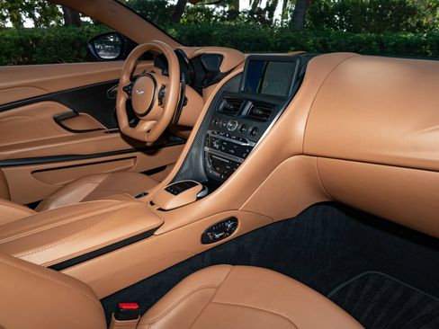Used 2020 Aston Martin DBS Superleggera RWD image 11