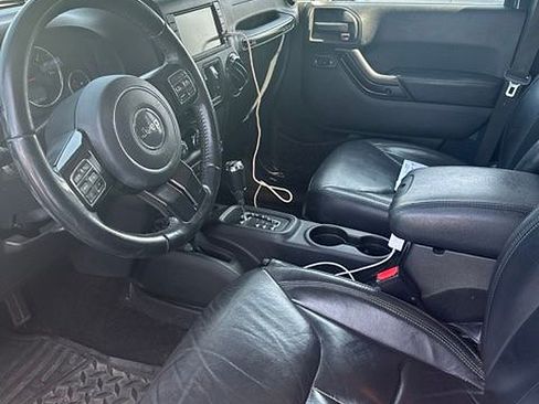 Used 2017 Jeep Wrangler Unlimited Sahara AWD/4WD image 5