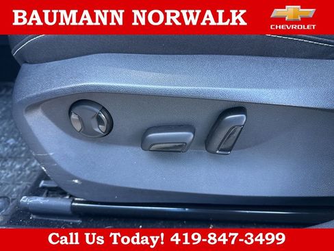 Used 2024 Volkswagen Taos SE w/ Panoramic Sunroof Package AWD/4WD image 13