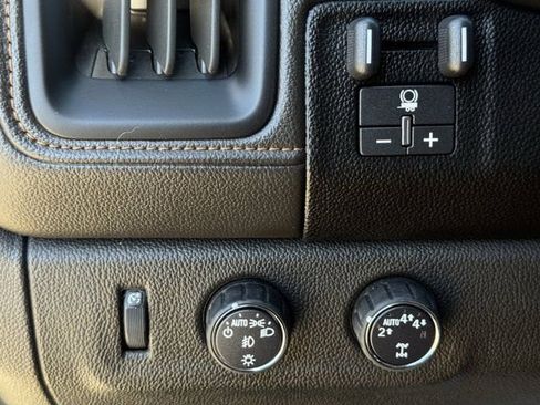 Used 2022 GMC Canyon AT4 image 26