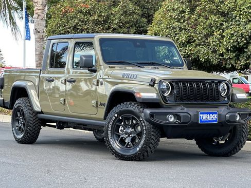 New 2025 Jeep Gladiator Willys image 2