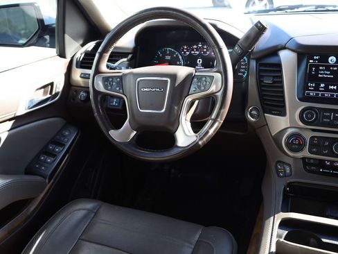 Used 2020 GMC Yukon XL Denali AWD/4WD image 20