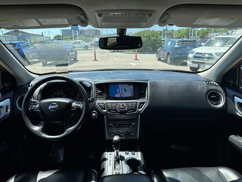 Used 2018 Nissan Pathfinder SL w/ Midnight Edition Package AWD/4WD image 13