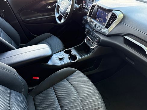 Used 2024 GMC Terrain SLE FWD image 20