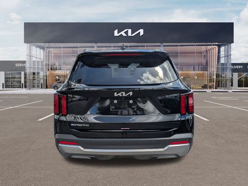 Certified 2026 Kia Sorento S w/ S Panoramic Sunroof Package FWD image 5