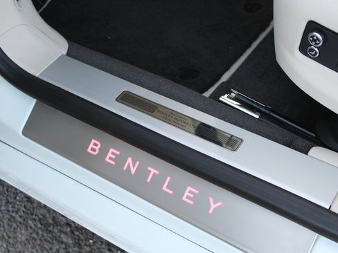 Used 2021 Bentley Flying Spur W12 image 40