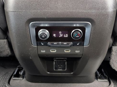 Used 2022 Chevrolet Suburban High Country AWD/4WD image 26