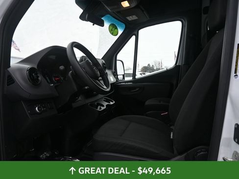 Used 2024 Mercedes-Benz Sprinter 2500 image 14