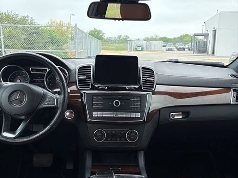 Used 2017 Mercedes-Benz GLS 550 4MATIC image 27