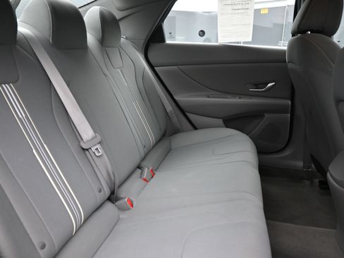 Used 2023 Hyundai Elantra SEL w/ Convenience Package FWD image 25