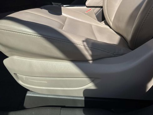 Used 2022 Lincoln Corsair FWD image 16