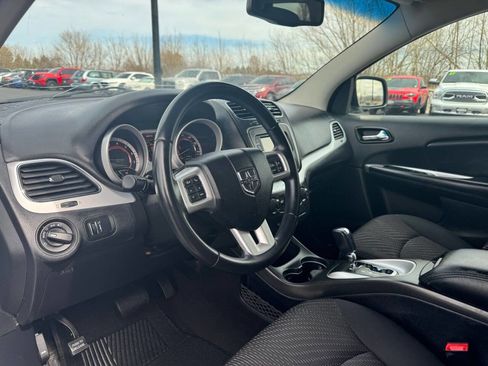 Used 2016 Dodge Journey SE w/ Flexible Seating Group image 15