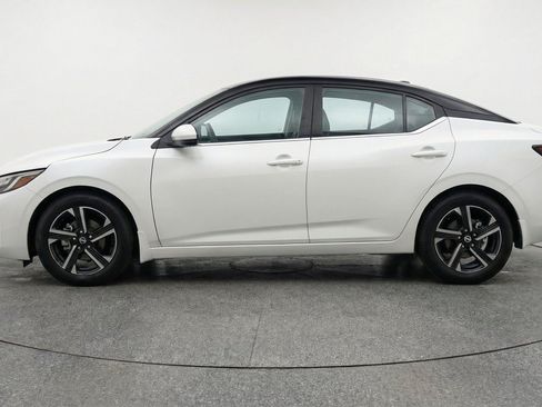 Used 2025 Nissan Sentra SV FWD image 3