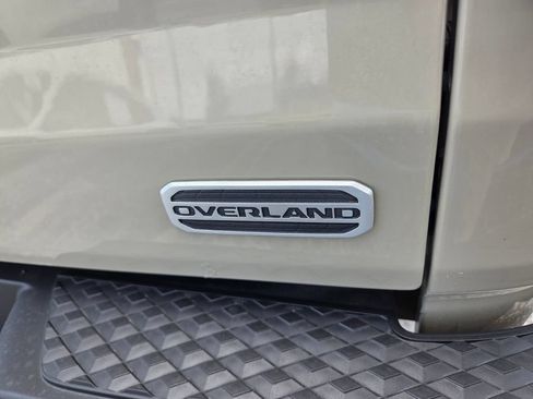 Used 2020 Jeep Gladiator Overland AWD/4WD image 14