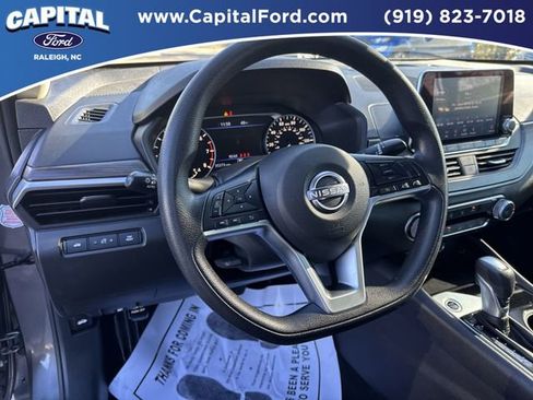 Used 2024 Nissan Altima 2.5 SV image 23