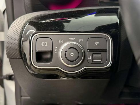 Used 2023 Mercedes-Benz CLA 250 4MATIC image 21