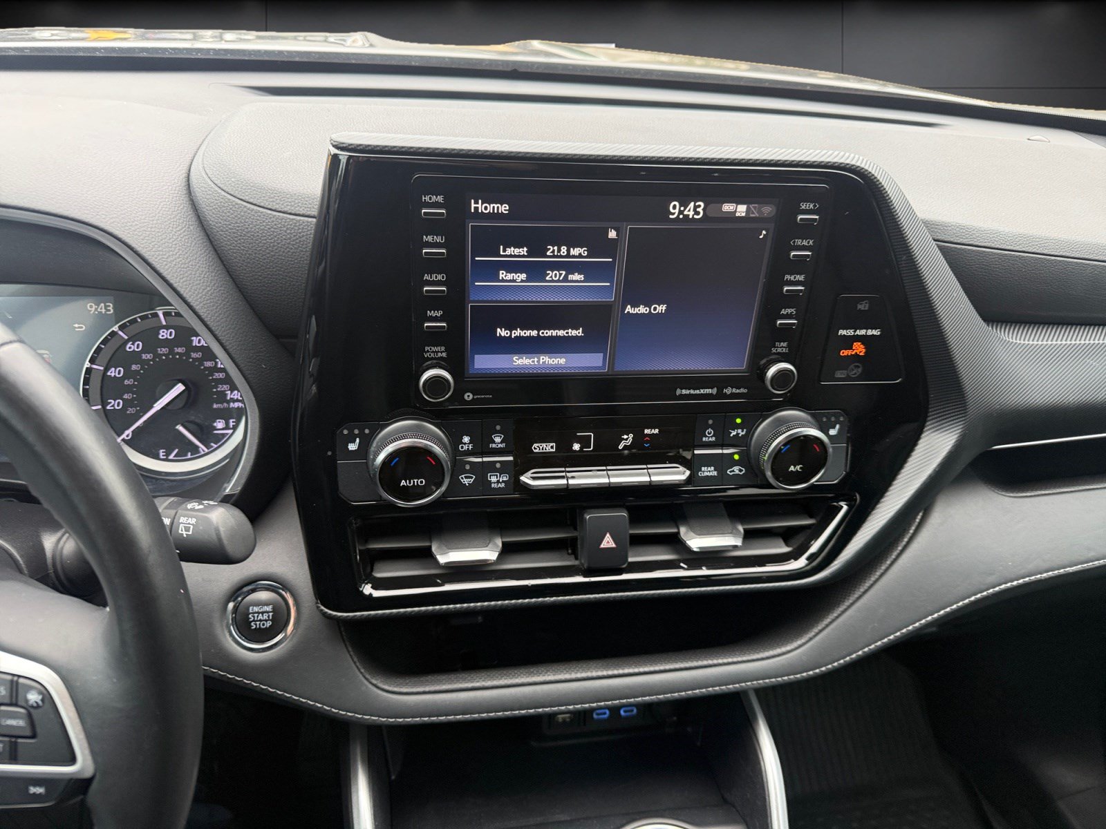 Used 2022 Toyota Highlander XSE FWD image 27
