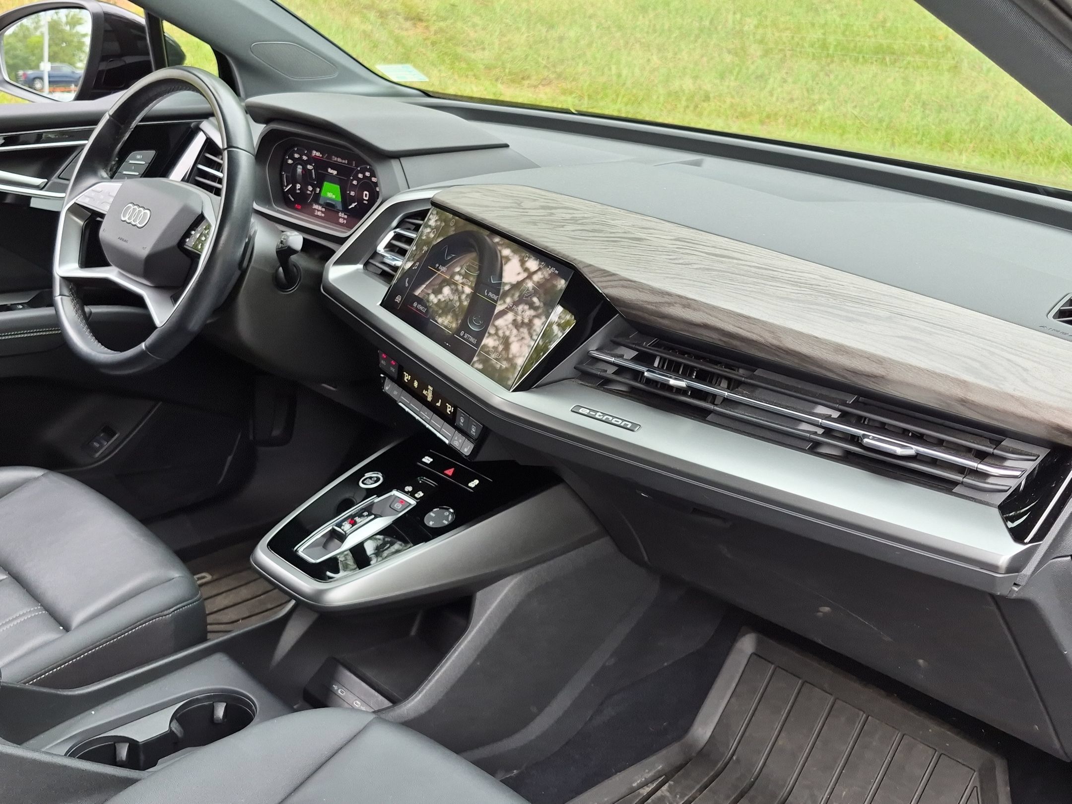 Used 2024 Audi Q4 e-tron Premium AWD/4WD image 19