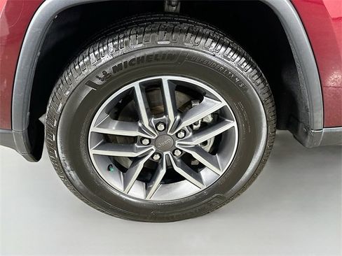 Used 2019 Jeep Grand Cherokee Limited w/ Luxury Group II image 15