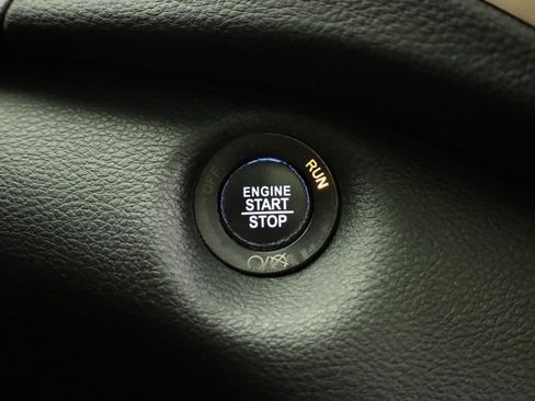 Used 2018 Jeep Cherokee Limited w/ Technology Group image 27