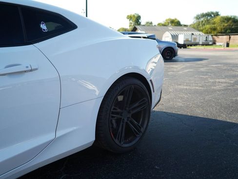 Used 2017 Chevrolet Camaro SS RWD image 21
