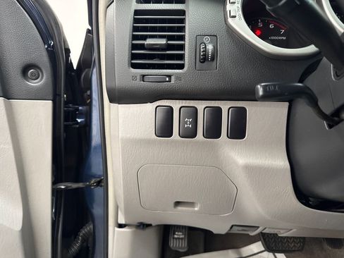 Used 2005 Toyota 4Runner SR5 w/ Preferred Accessory Pkg image 11