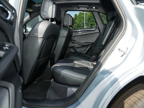 Certified 2026 Porsche Macan AWD/4WD image 31