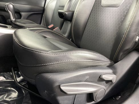 Used 2019 Jeep Compass Latitude w/ Cold Weather Group AWD/4WD image 18