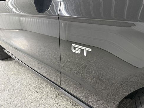 Used 2010 Ford Mustang GT RWD image 14