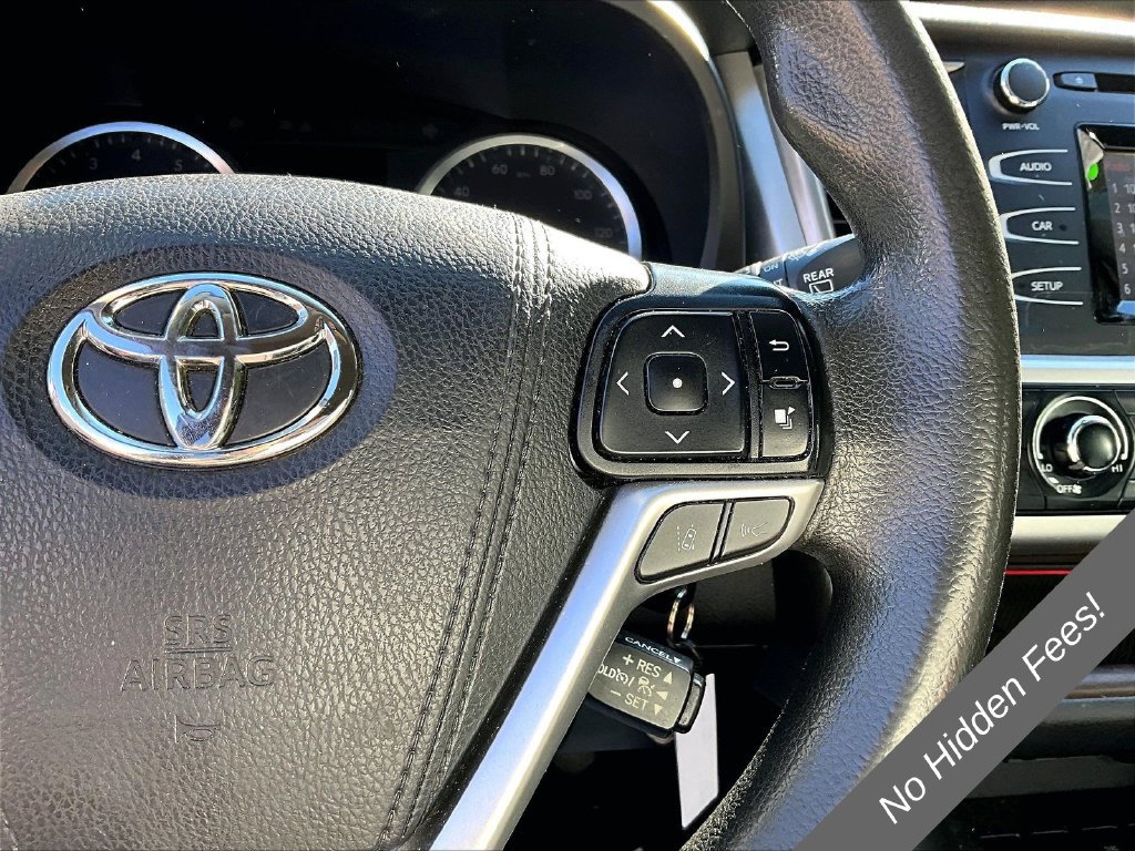 Used 2019 Toyota Highlander LE AWD/4WD image 12